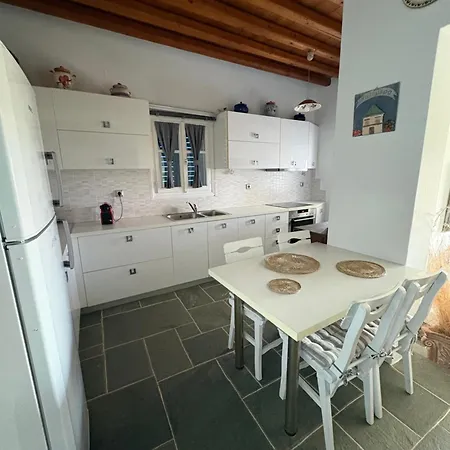 Perivoli Platis Gialos (Sifnos)