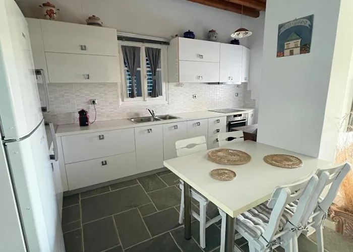 Perivoli Platis Gialos (Sifnos)